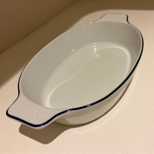 ✨ Made In Cookware Oval Baking Dish – Navy Rim ✨